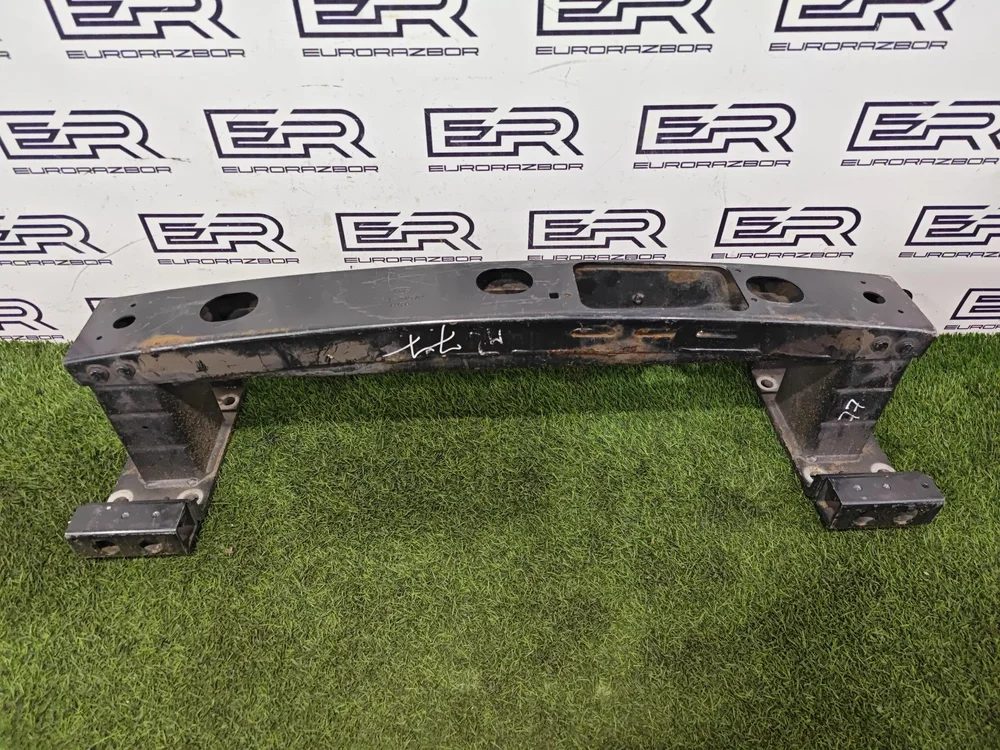 Усилитель бампера передний Range Rover L494