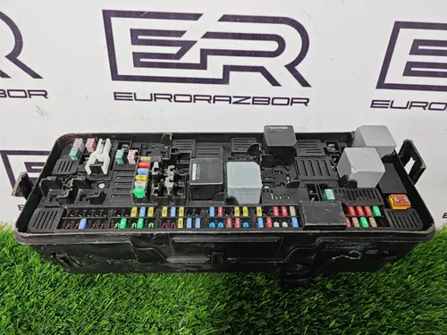 Блок предохранителей Range Rover Sport L494
